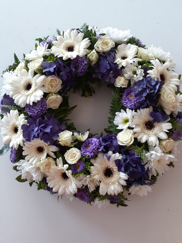 Farewell Wreath 1 White/Purple